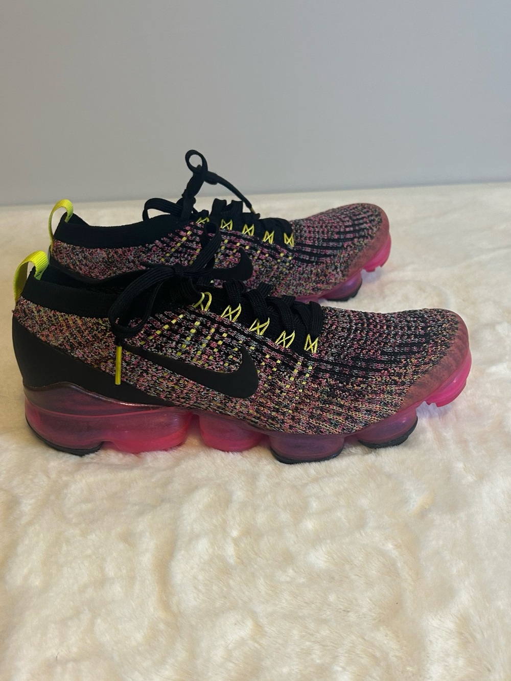 Nike Air VaporMax Flyknit 3 Multicolor Women’s Size 9 Pink Black